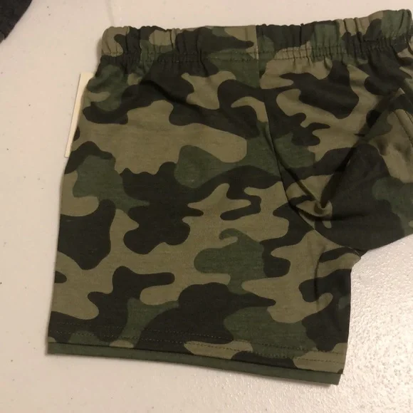 2 Garanimals Shorts 18 Months - Picture 7 of 12